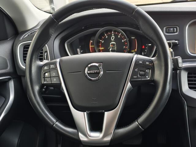 Volvo V40 CROSS COUNTRY 1.5 T3 Summum | Trekhaak | Stoelverwarming | Navi | Sensoren