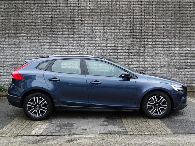 Volvo V40 CROSS COUNTRY 1.5 T3 Nordic+ | leder | afn trekhaak | adap cruise |