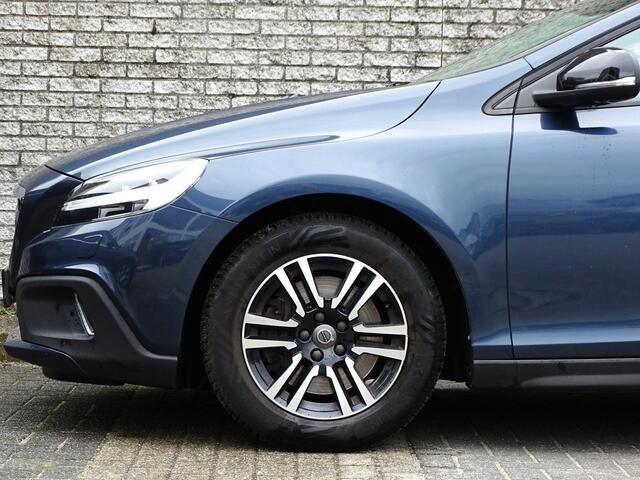 Volvo V40 CROSS COUNTRY 1.5 T3 Nordic+ | leder | afn trekhaak | adap cruise |