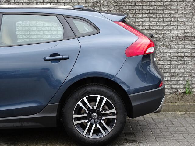 Volvo V40 CROSS COUNTRY 1.5 T3 Nordic+ | leder | afn trekhaak | adap cruise |