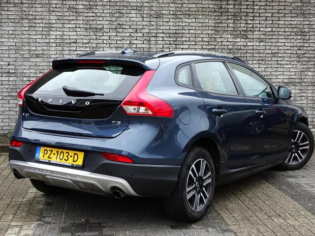 Volvo V40 CROSS COUNTRY 1.5 T3 Nordic+ | leder | afn trekhaak | adap cruise |