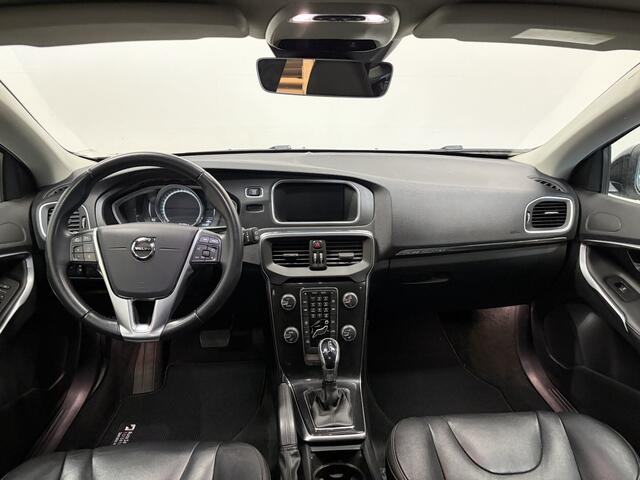 Volvo V40 CROSS COUNTRY T3 153pk AUT6 Nordic+ Trekhaak 1500kg/ Leer/ Stoelverw./ LED/ Navigatie
