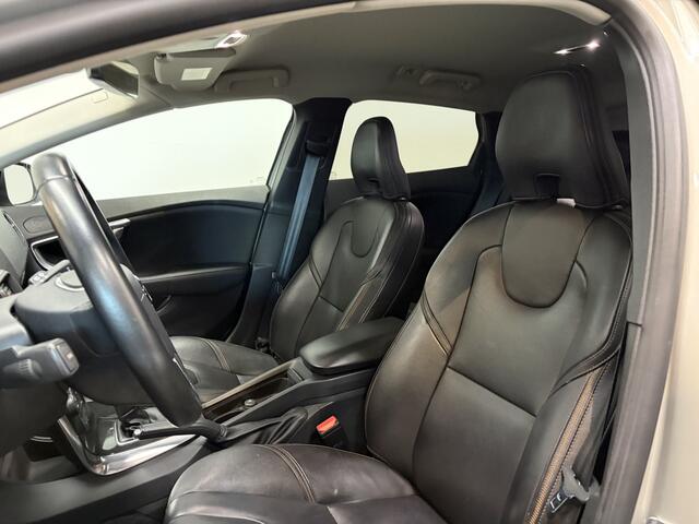 Volvo V40 CROSS COUNTRY T3 153pk AUT6 Nordic+ Trekhaak 1500kg/ Leer/ Stoelverw./ LED/ Navigatie