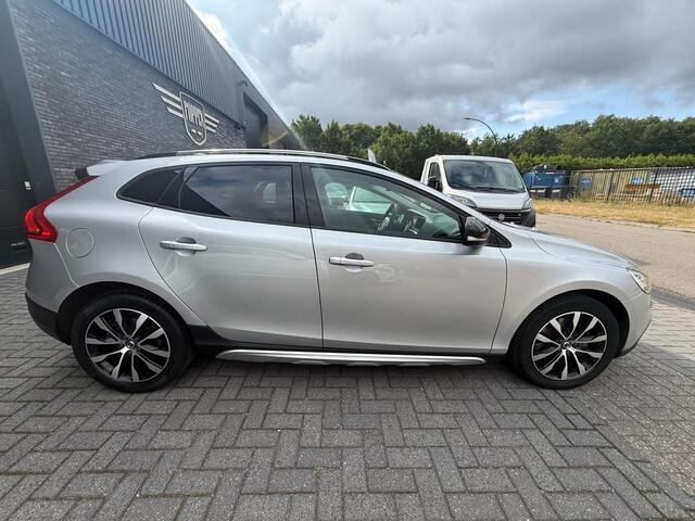 Volvo V40 CROSS COUNTRY 1.5 T3 Summum | 2E EIGENAAR | 3/6 of 12 MND GARANTIE | PANO DAK | CAMERA | NAVI | MEMORY |