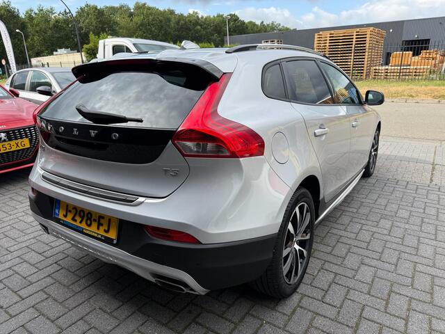 Volvo V40 CROSS COUNTRY 1.5 T3 Summum | 2E EIGENAAR | 3/6 of 12 MND GARANTIE | PANO DAK | CAMERA | NAVI | MEMORY |