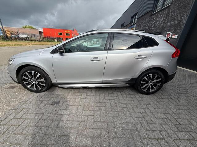 Volvo V40 CROSS COUNTRY 1.5 T3 Summum | 2E EIGENAAR | 3/6 of 12 MND GARANTIE | PANO DAK | CAMERA | NAVI | MEMORY |