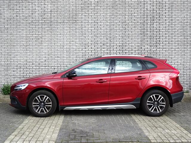 Volvo V40 CROSS COUNTRY 1.5 T3 Nordic+ | automaat | leder | blis | camera |