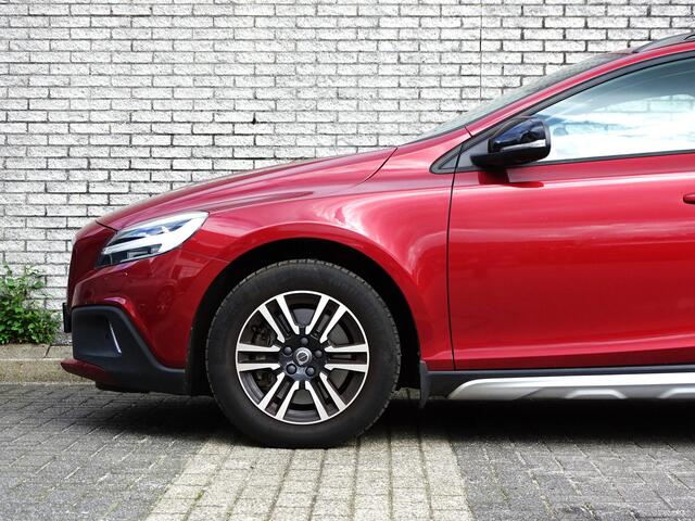 Volvo V40 CROSS COUNTRY 1.5 T3 Nordic+ | automaat | leder | blis | camera |