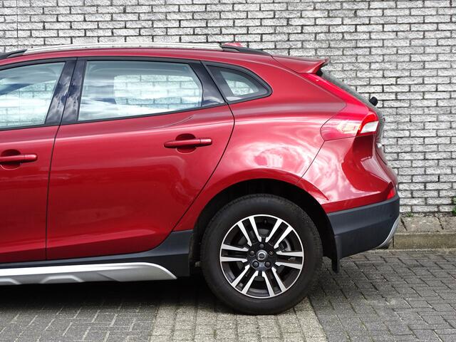 Volvo V40 CROSS COUNTRY 1.5 T3 Nordic+ | automaat | leder | blis | camera |