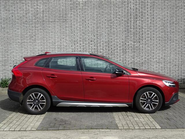 Volvo V40 CROSS COUNTRY 1.5 T3 Nordic+ | automaat | leder | blis | camera |