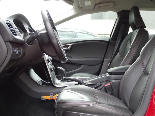 Volvo V40 CROSS COUNTRY 1.5 T3 Nordic+ | automaat | leder | blis | camera |