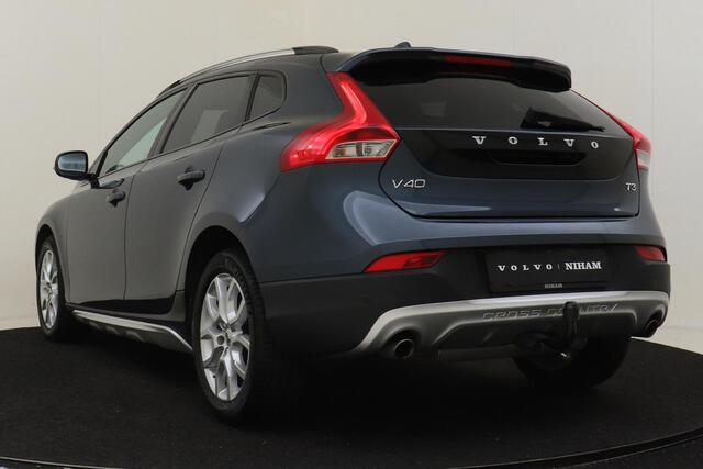 Volvo V40 CROSS COUNTRY T3 AUT. POLAR+ LUXURY -PANO.DAK|HARMAN/KARDON|LEDER|CAMERA|KEYLESS|PARK.PILOT|STANDKACHEL|TREKHAAK|17"