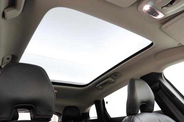 Volvo V40 CROSS COUNTRY T3 AUT. POLAR+ LUXURY -PANO.DAK|HARMAN/KARDON|LEDER|CAMERA|KEYLESS|PARK.PILOT|STANDKACHEL|TREKHAAK|17"