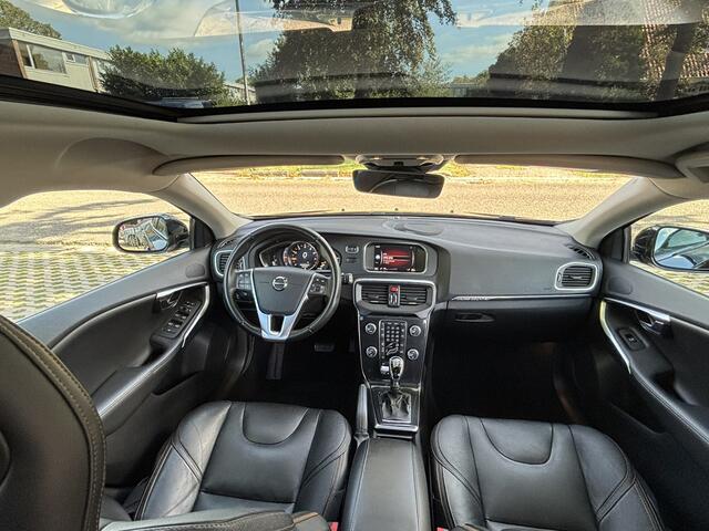 Volvo V40 CROSS COUNTRY 1.5 T3 Polar+ Luxury DAB Pano Keyless Harman Kardon