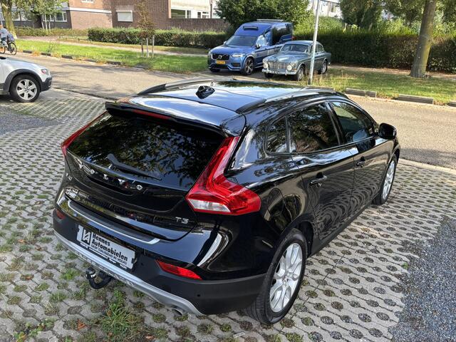 Volvo V40 CROSS COUNTRY 1.5 T3 Polar+ Luxury DAB Pano Keyless Harman Kardon