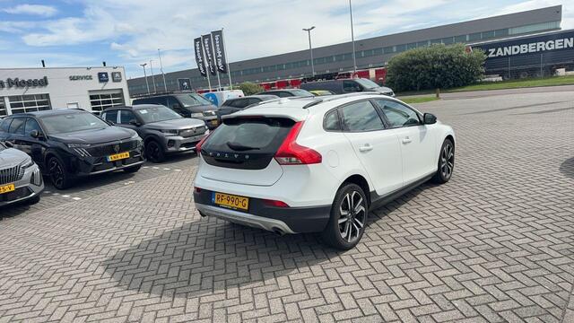 Volvo V40 CROSS COUNTRY 1.5 T3 Nordic+