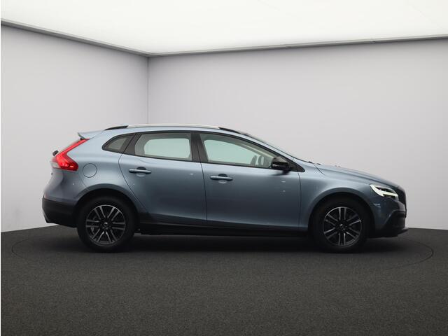 Volvo V40 CROSS COUNTRY T3 152PK Edition+ / Adaptive Cruise / BLIS / Leder / Parkeerverwarming / Panoramisch Dak / Stoelverwarming / – foto 6