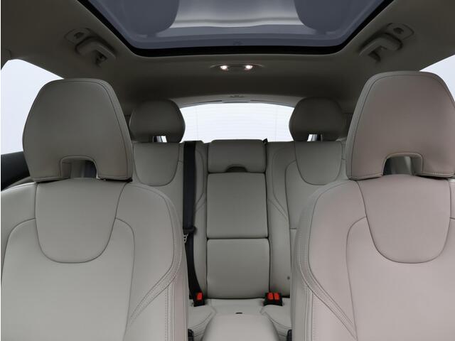 Volvo V40 CROSS COUNTRY T3 152PK Edition+ / Adaptive Cruise / BLIS / Leder / Parkeerverwarming / Panoramisch Dak / Stoelverwarming / – foto 9