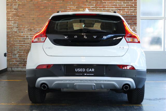 Volvo V40 CROSS COUNTRY T3 Automaat Edition+ | Afneembare trekhaak | Stoelverwarming | Navigatie | Volvo on Call | Climate control | Parkeersensoren achter | High performance audio | Dealeronderhouden – foto 7