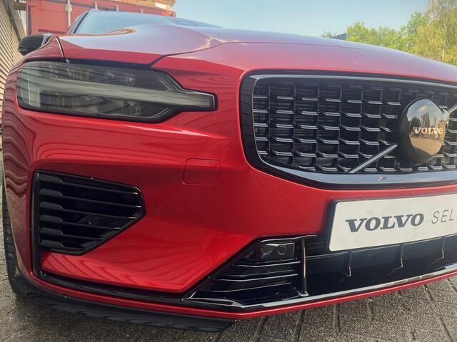 Volvo V60 T6 350PK Recharge AWD Plus Dark / Custom made Black Sheep uitvoering /