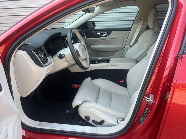 Volvo V60 T6 350PK Recharge AWD Plus Dark / Custom made Black Sheep uitvoering /