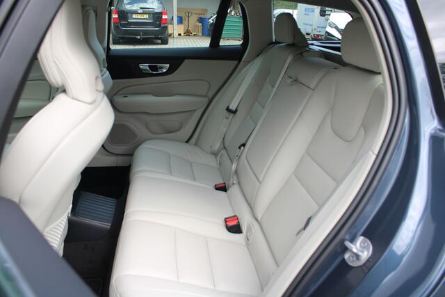 Volvo V60 T6 Recharge AWD Plus Bright