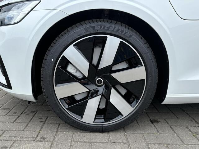 Volvo V60 T6 Recharge AWD Ultra Dark Long Range - Uit voorraad leverbaar! - Head-up Display | Panoramadak | 19" LM velgen | Contourstoelen | Harman Kardon audio