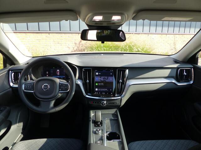 Volvo V60 B3 Essential Edition