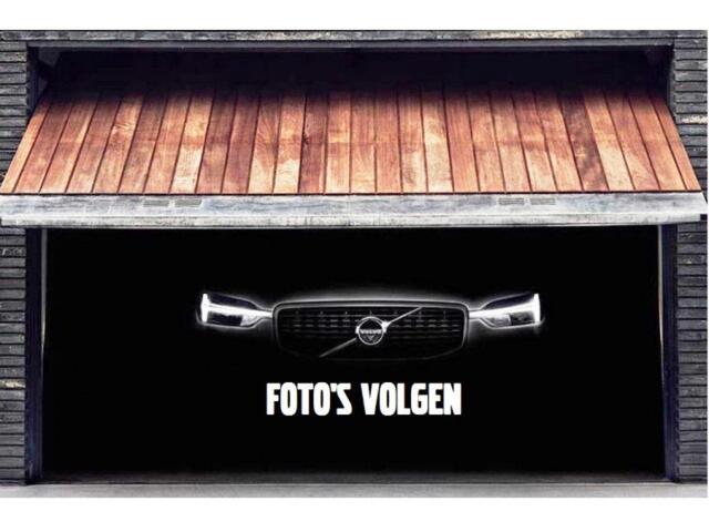 Volvo V60 B4 Plus Dark | Trekhaak | Camera achter | Stoel verwarming |