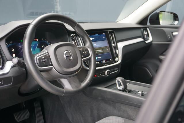 Volvo V60 2.0 B3 Essential | Navigatie | Cruise Control | Trekhaak | Origineel NL |