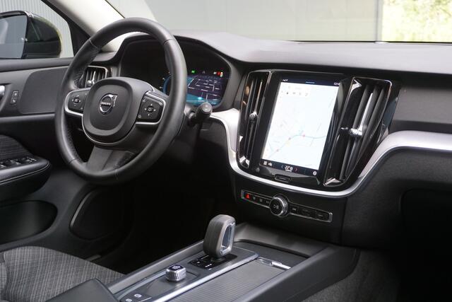 Volvo V60 2.0 B3 Essential | Navigatie | Cruise Control | Trekhaak | Origineel NL |