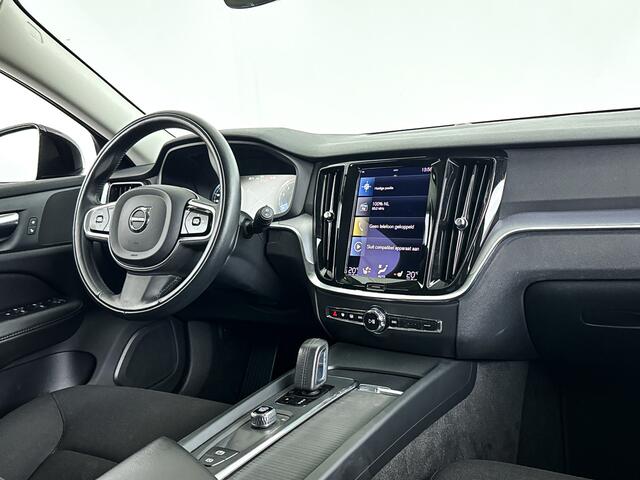 Volvo V60 B3 Aut. Momentum R-Design Styling | Parkeercamera | Trekhaak