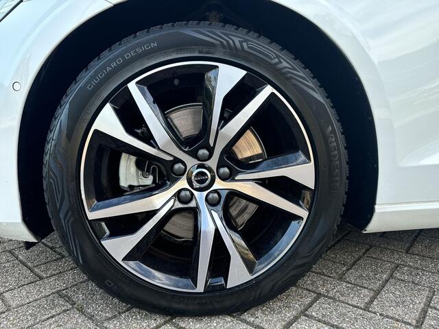Volvo V60 B3 Plus Dark / Contour stoelen / Panoramadak /360 camera /
