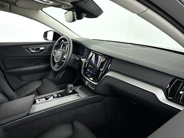 Volvo V60 B4 Plus Dark | Leder | Trekhaak | Driver Assist