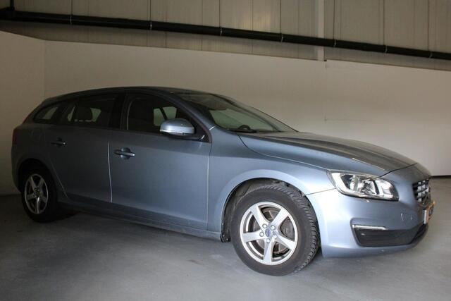 Volvo V60 1.5 T3 Polar Navi | LMV | Clima | Cruise | PDC | Bluetooth