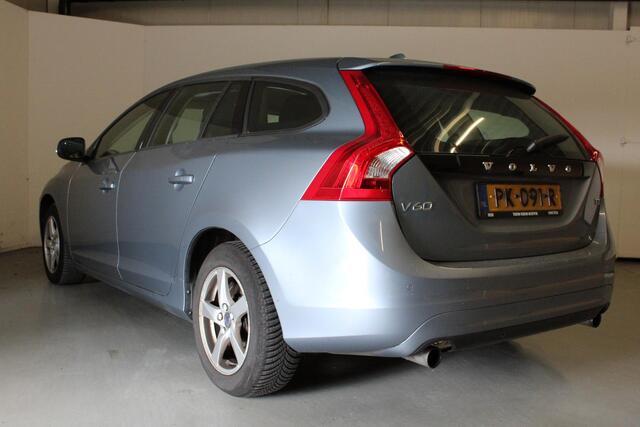 Volvo V60 1.5 T3 Polar Navi | LMV | Clima | Cruise | PDC | Bluetooth