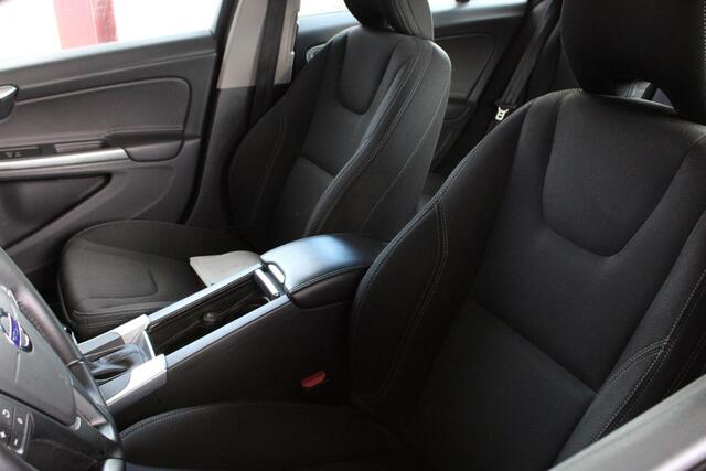 Volvo V60 1.5 T3 Polar Navi | LMV | Clima | Cruise | PDC | Bluetooth