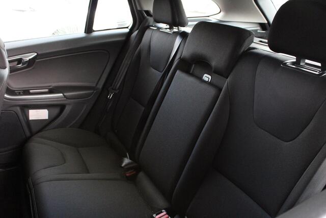 Volvo V60 1.5 T3 Polar Navi | LMV | Clima | Cruise | PDC | Bluetooth