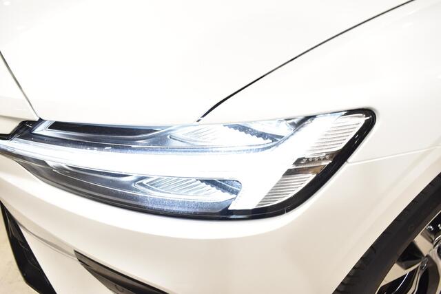 Volvo V60 B4 211PK Automaat Plus Dark