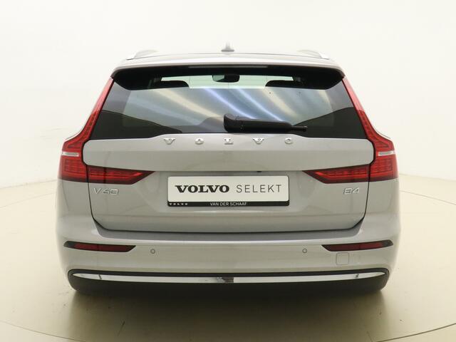 Volvo V60 B4 211pk Plus Bright / H&K Audio / 360 Camera / Verw. Voorruit / Stoel + Stuurw. Verwarming / Elektr. Stoelen / Draadl. Oplader /