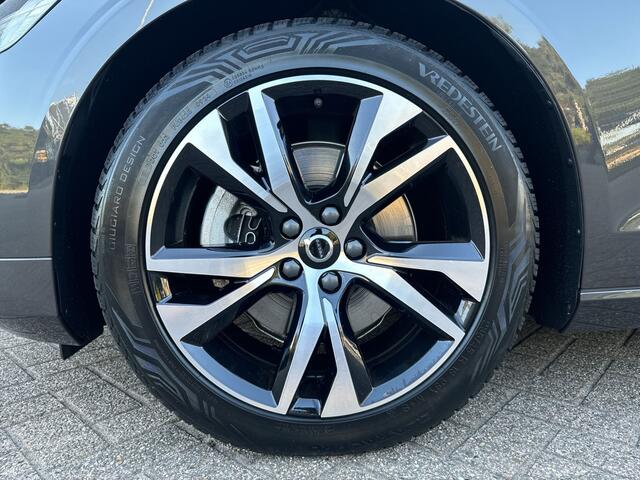 Volvo V60 B3 Essential Edition / Adaptieve cruise control / Intellisafe surround / Pack Climat /