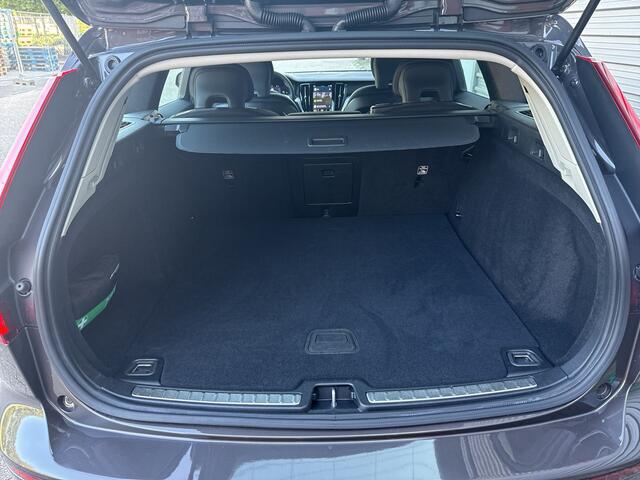 Volvo V60 B3 Essential Edition / Adaptieve cruise control / Intellisafe surround / Pack Climat /