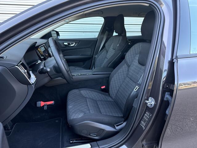 Volvo V60 B3 Essential Edition / Adaptieve cruise control / Intellisafe surround / Pack Climat /
