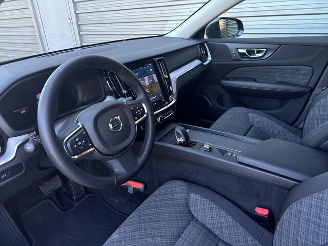 Volvo V60 B3 Essential Edition / Adaptieve cruise control / Intellisafe surround / Pack Climat /