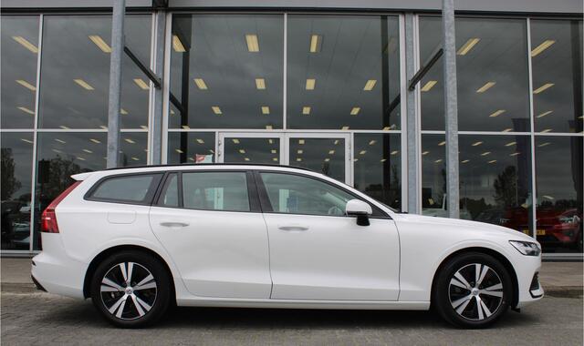 Volvo V60 B3 Momentum Advantage Trekhaak / BLIS / Achteruitrij Camera /