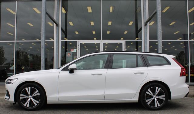 Volvo V60 B3 Momentum Advantage Trekhaak / BLIS / Achteruitrij Camera /