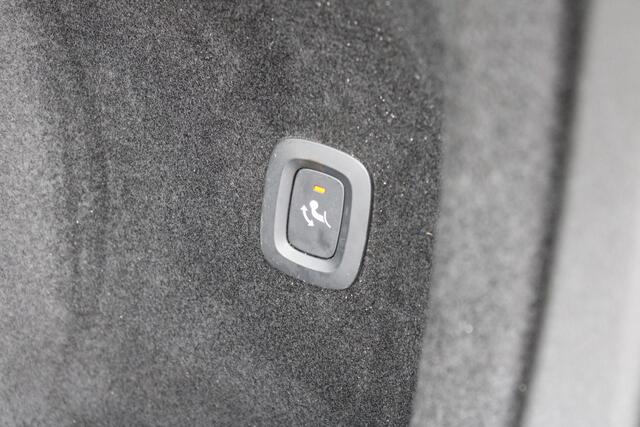 Volvo V60 B3 Momentum Advantage Trekhaak / BLIS / Achteruitrij Camera /