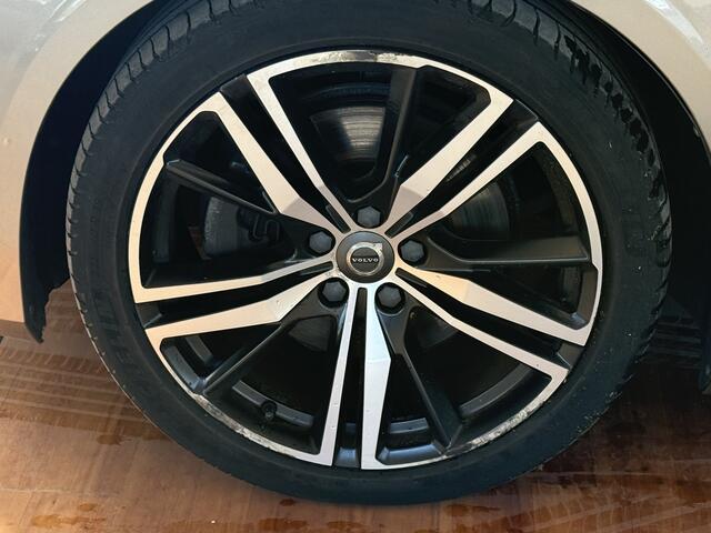 Volvo V60 2.0 T4 R-Design