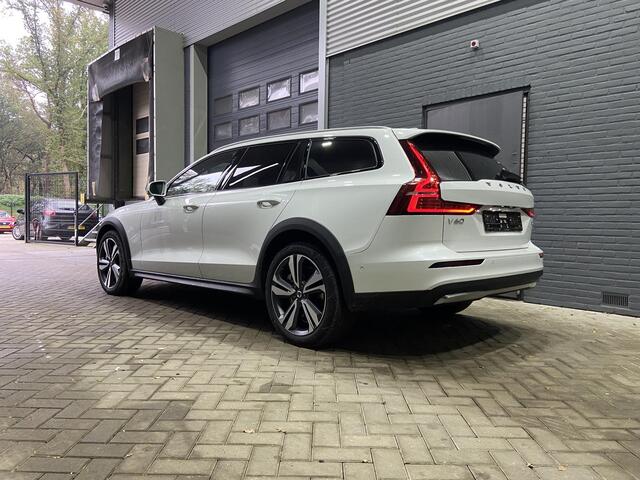 Volvo V60 B5 AWD Ultimate Bright | Bowers&Wilkins | Head-Up | Panoramadak | Massage+Ventilatie | 360° Camera