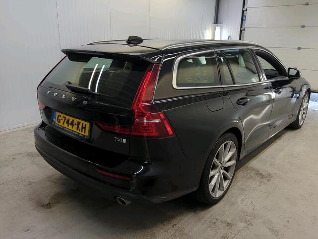 Volvo V60 2.0 T4 Momentum Pro Schuifdak